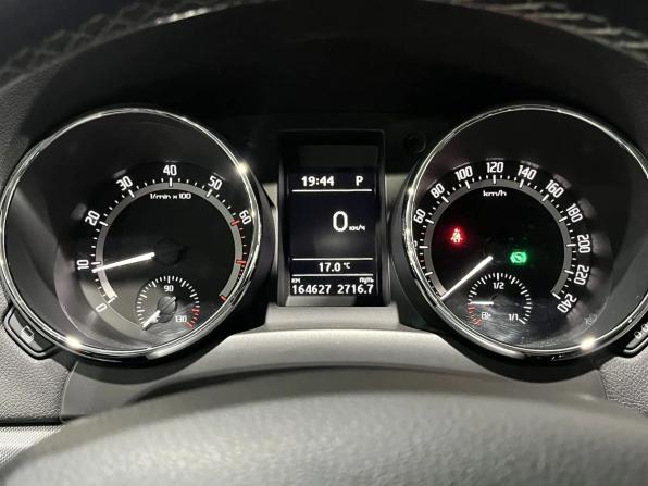 Skoda Yeti I Рестайлинг с пробегом 2017 года, цена 1 415 000 рублей, 164297 км, внедорожник, Автокод Объявления