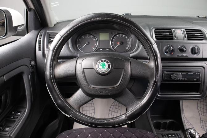 Skoda Fabia II Рестайлинг с пробегом 2011 года, цена 489 000 рублей, 210228 км, хэтчбек, Автокод Объявления