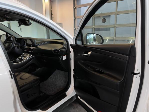 Hyundai Santa Fe IV Рестайлинг с пробегом 2021 года, цена 3 650 000 рублей, 87600 км, внедорожник, Автокод Объявления