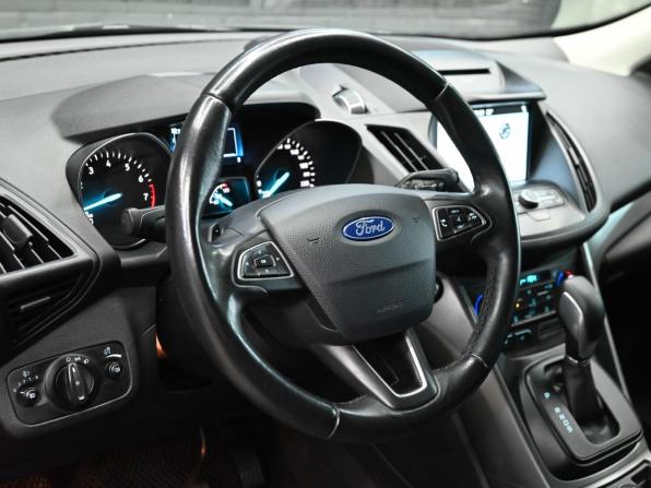 Ford Kuga II Рестайлинг с пробегом 2017 года, цена 1 470 000 рублей, 214153 км, внедорожник, Автокод Объявления