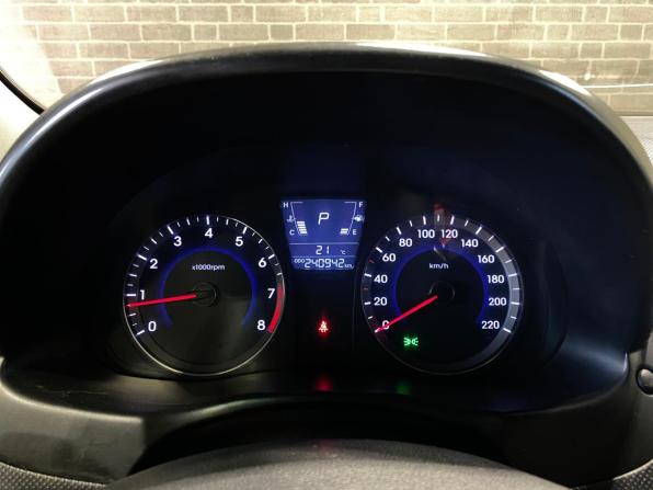 Hyundai Solaris I с пробегом 2013 года, цена 730 000 рублей, 240941 км, седан, Автокод Объявления
