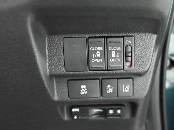 Honda Freed II с пробегом 2018 года, цена 1 590 000 рублей, 62517 км, компактвэн, Автокод Объявления