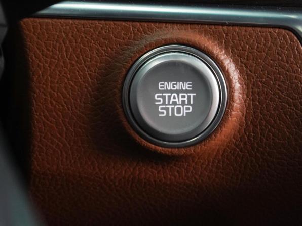 Kia Mohave I Рестайлинг 2 с пробегом 2022 года, цена 6 466 000 рублей, 60353 км, внедорожник, Автокод Объявления