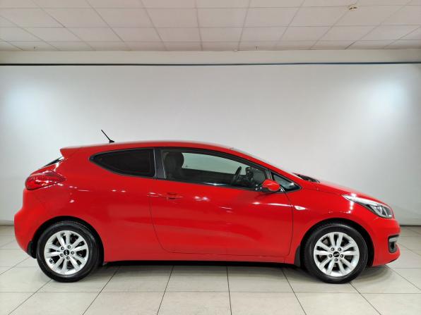 Kia Ceed II Рестайлинг с пробегом 2016 года, цена 1 449 000 рублей, 118753 км, хэтчбек, Автокод Объявления