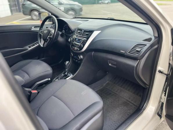Hyundai Solaris I Рестайлинг с пробегом 2015 года, цена 895 000 рублей, 195846 км, хэтчбек, Автокод Объявления