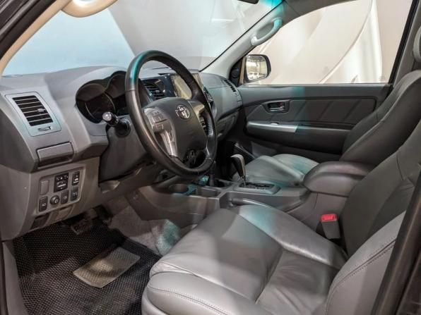 Toyota Hilux VII Рестайлинг с пробегом 2013 года, цена 2 295 000 рублей, 230572 км, offers.body_type.unknown, Автокод Объявления