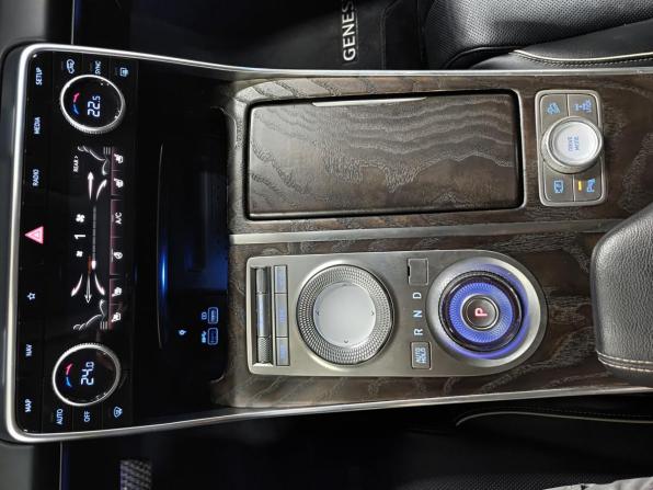 Genesis GV80 I с пробегом 2022 года, цена 4 999 000 рублей, 72877 км, внедорожник, Автокод Объявления