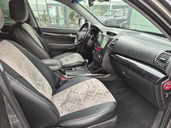 Kia Sorento II Рестайлинг с пробегом 2020 года, цена 2 300 000 рублей, 204024 км, внедорожник, Автокод Объявления