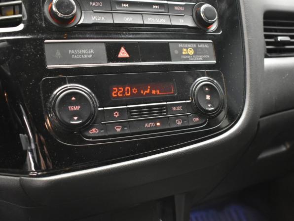 Mitsubishi Outlander III Рестайлинг 3 с пробегом 2019 года, цена 2 240 000 рублей, 128056 км, внедорожник, Автокод Объявления