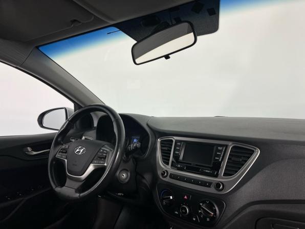 Hyundai Solaris II с пробегом 2019 года, цена 1 249 000 рублей, 70800 км, седан, Автокод Объявления