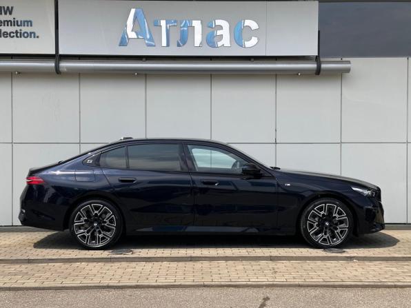 BMW 5 серии VIII (G60/G61/G68) с пробегом 2025 года, цена 7 700 000 рублей, 5613 км, седан, Автокод Объявления
