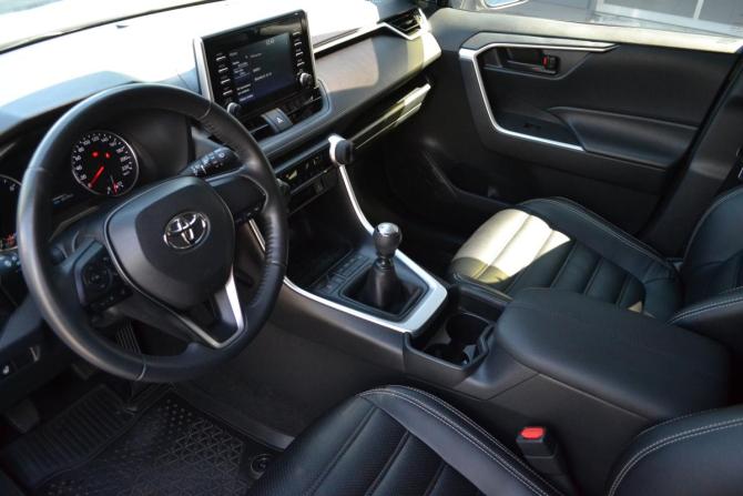 Toyota RAV4 V (XA50) с пробегом 2021 года, цена 3 190 000 рублей, 28739 км, внедорожник, Автокод Объявления