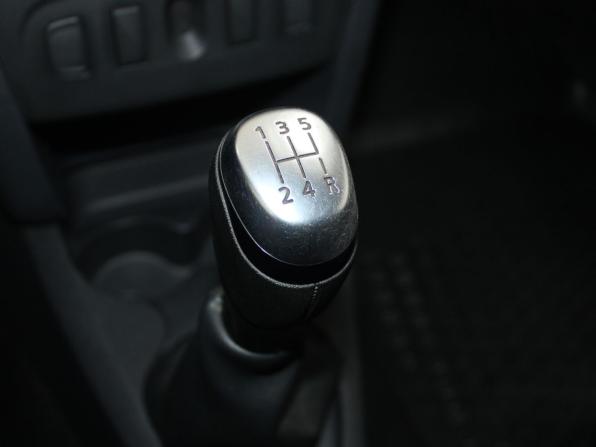 Renault Sandero II Рестайлинг с пробегом 2022 года, цена 1 399 900 рублей, 89731 км, хэтчбек, Автокод Объявления