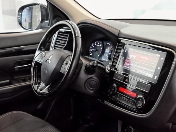 Mitsubishi Outlander III Рестайлинг 3 с пробегом 2018 года, цена 2 350 000 рублей, 141292 км, внедорожник, Автокод Объявления