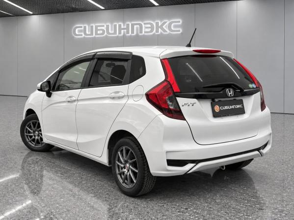 Honda Fit III Рестайлинг с пробегом 2019 года, цена 1 219 000 рублей, 82000 км, хэтчбек, Автокод Объявления