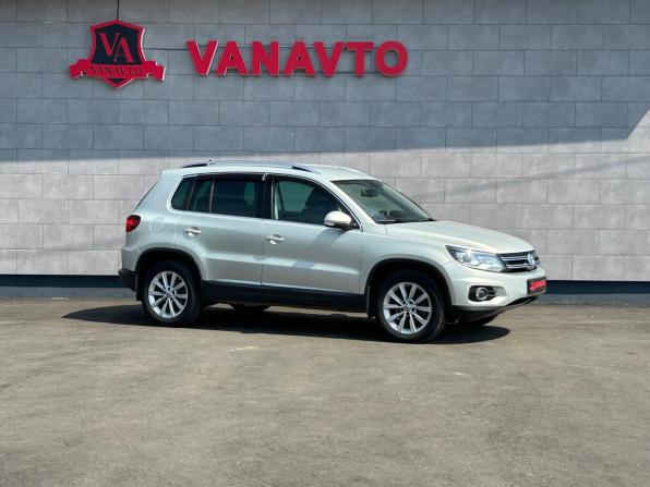 Volkswagen Tiguan I Рестайлинг с пробегом 2015 года, цена 1 800 000 рублей, 120075 км, внедорожник, Автокод Объявления