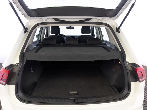 Volkswagen Tiguan II с пробегом 2021 года, цена 2 700 000 рублей, 73888 км, внедорожник, Автокод Объявления