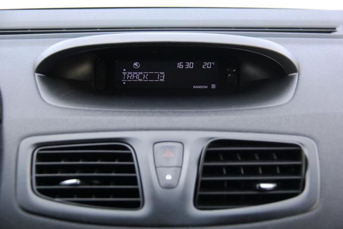 Renault Fluence I Рестайлинг с пробегом 2013 года, цена 573 300 рублей, 291422 км, седан, Автокод Объявления