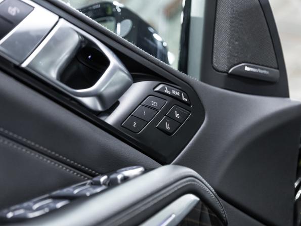 BMW X7 I (G07) Рестайлинг с пробегом 2023 года, цена 12 990 000 рублей, 6824 км, внедорожник, Автокод Объявления