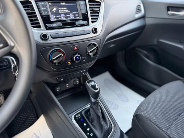 Hyundai Solaris II Рестайлинг с пробегом 2021 года, цена 1 800 000 рублей, 37144 км, седан, Автокод Объявления