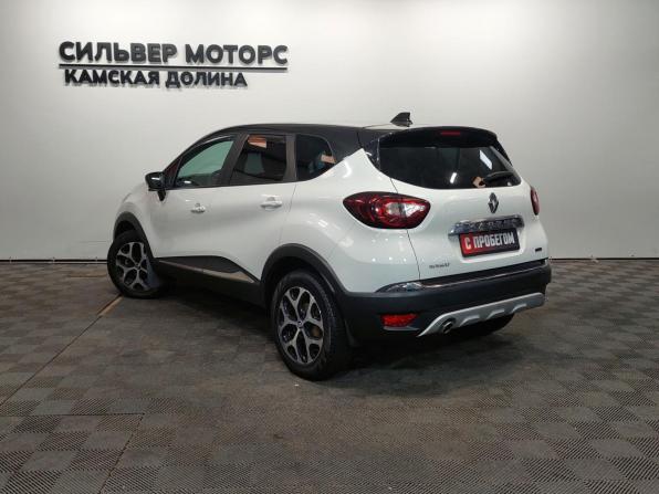Renault Kaptur I с пробегом 2017 года, цена 1 640 000 рублей, 61800 км, внедорожник, Автокод Объявления