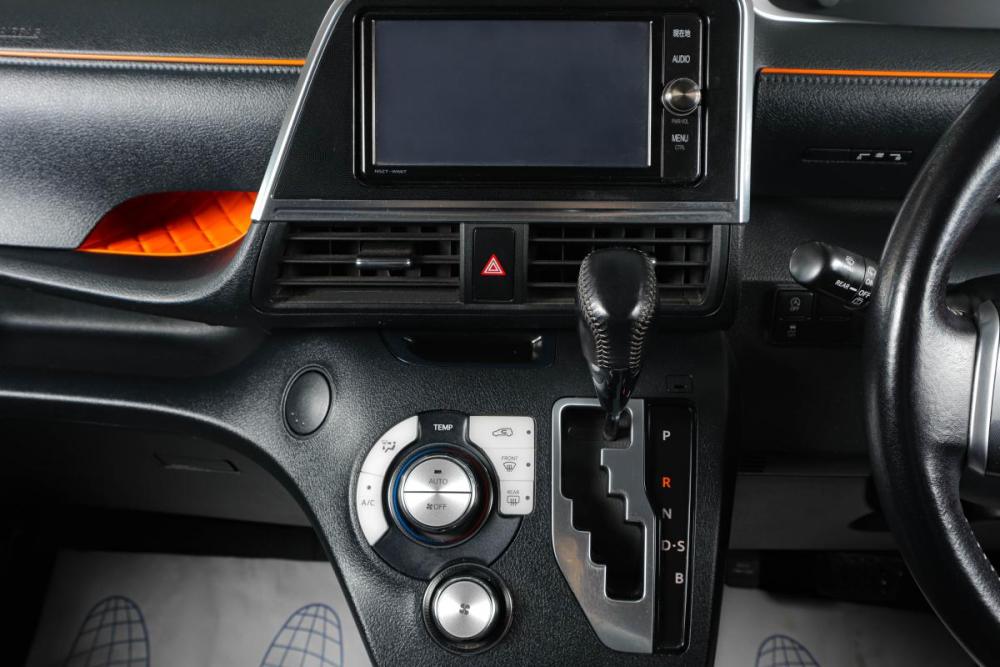 Toyota Sienta II Тюмень  - изображение 17