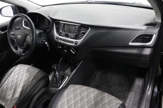 Hyundai Solaris II с пробегом 2018 года, цена 968 000 рублей, 160448 км, седан, Автокод Объявления