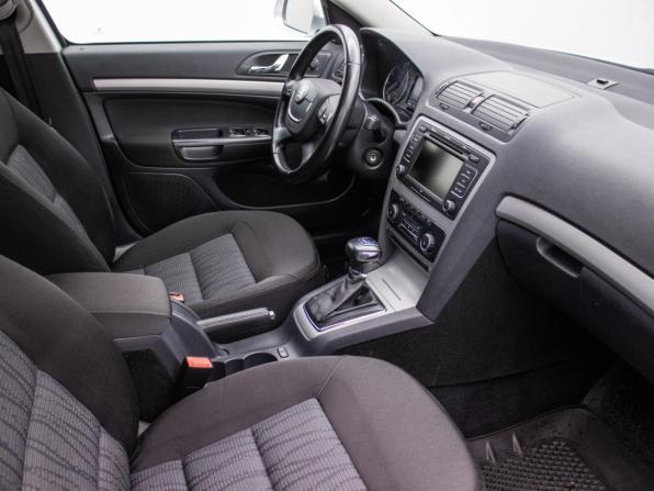 Skoda Octavia II (A5) Рестайлинг с пробегом 2012 года, цена 995 000 рублей, 174191 км, лифтбек, Автокод Объявления