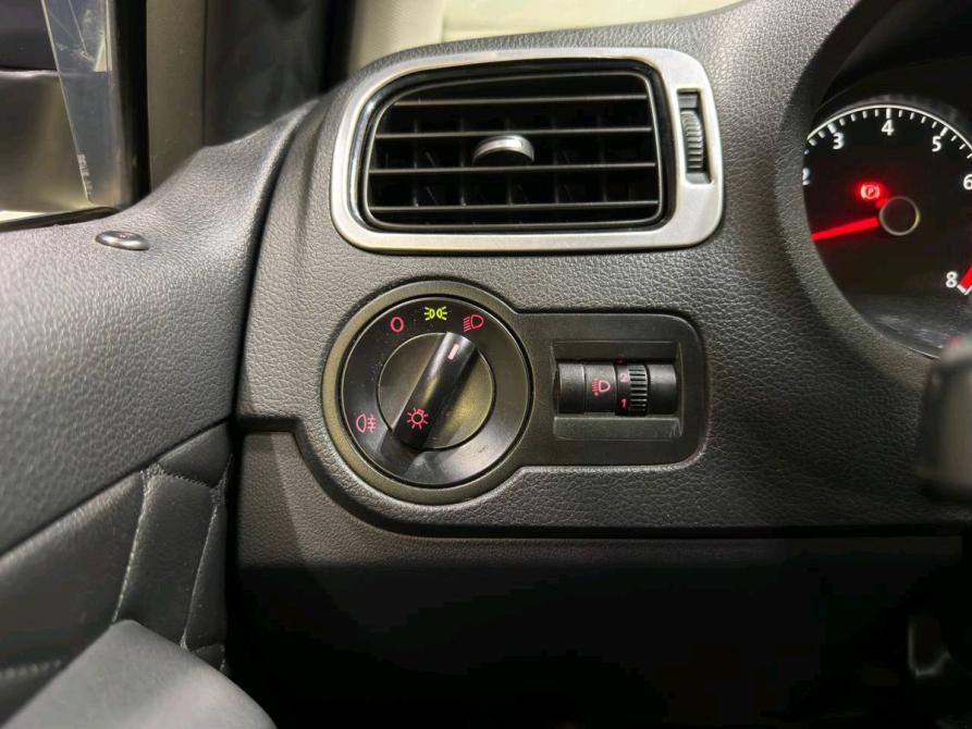 Volkswagen Polo V Рестайлинг Новосибирск  - изображение 21