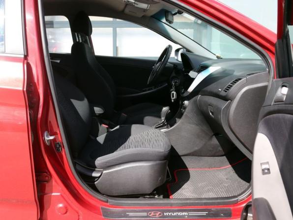 Hyundai Solaris I Рестайлинг с пробегом 2015 года, цена 1 078 000 рублей, 73000 км, хэтчбек, Автокод Объявления