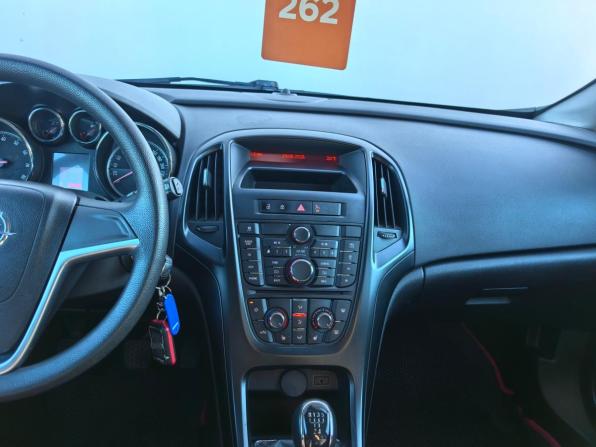 Opel Astra J Рестайлинг с пробегом 2015 года, цена 690 000 рублей, 209550 км, хэтчбек, Автокод Объявления