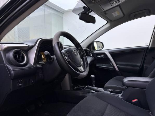 Toyota RAV4 IV (XA40) Рестайлинг с пробегом 2017 года, цена 1 949 000 рублей, 190000 км, внедорожник, Автокод Объявления