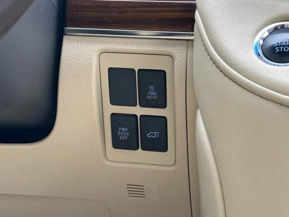 Toyota Land Cruiser 200 Series Рестайлинг 2 с пробегом 2016 года, цена 5 130 000 рублей, 217934 км, внедорожник, Автокод Объявления