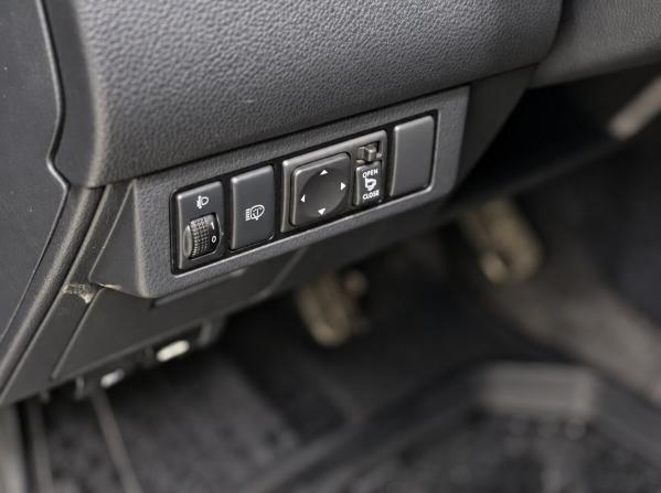 Nissan Tiida I Рестайлинг с пробегом 2010 года, цена 709 000 рублей, 233000 км, хэтчбек, Автокод Объявления