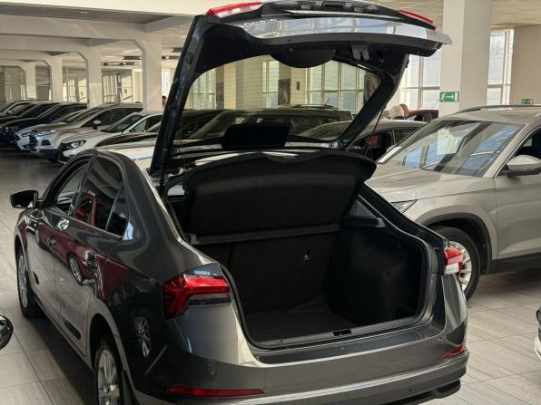 Skoda Rapid II с пробегом 2021 года, цена 1 699 000 рублей, 69300 км, лифтбек, Автокод Объявления