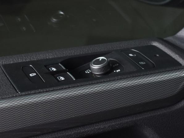 Volkswagen Multivan T6 Рестайлинг с пробегом 2020 года, цена 6 994 995 рублей, 46312 км, минивэн, Автокод Объявления