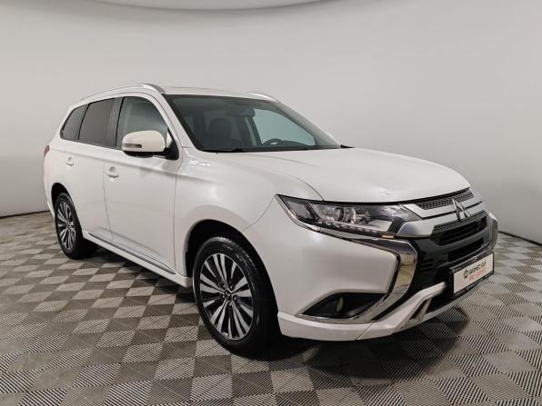 Mitsubishi Outlander III Рестайлинг 3 с пробегом 2022 года, цена 2 549 000 рублей, 35133 км, внедорожник, Автокод Объявления