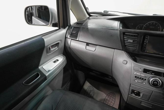 Toyota Voxy I (R60) с пробегом 2006 года, цена 1 149 000 рублей, 282000 км, компактвэн, Автокод Объявления