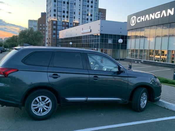 Mitsubishi Outlander III Рестайлинг 3 с пробегом 2019 года, цена 2 100 000 рублей, 132295 км, внедорожник, Автокод Объявления