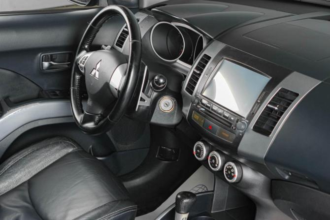 Mitsubishi Outlander II с пробегом 2007 года, цена 1 159 000 рублей, 220800 км, внедорожник, Автокод Объявления