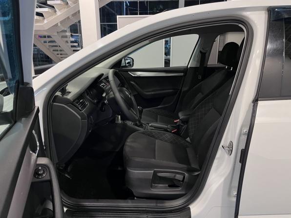 Skoda Octavia III (A7) Рестайлинг с пробегом 2019 года, цена 1 800 000 рублей, 114117 км, лифтбек, Автокод Объявления