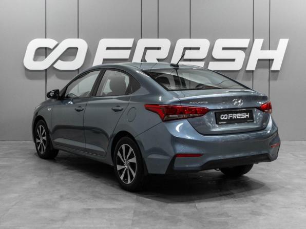 Hyundai Solaris II с пробегом 2017 года, цена 1 350 000 рублей, 124877 км, седан, Автокод Объявления