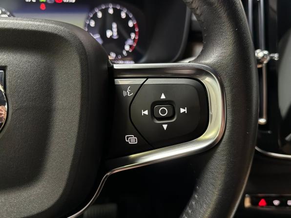 Volvo XC40 I с пробегом 2021 года, цена 3 250 000 рублей, 124198 км, внедорожник, Автокод Объявления