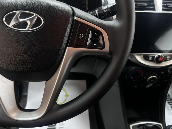 Hyundai Solaris I с пробегом 2012 года, цена 625 000 рублей, 251788 км, хэтчбек, Автокод Объявления