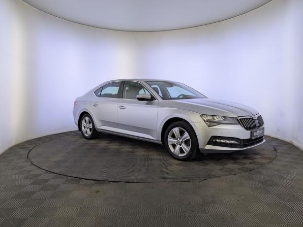Skoda Superb III Рестайлинг с пробегом 2021 года, цена 2 500 000 рублей, 133030 км, лифтбек, Автокод Объявления