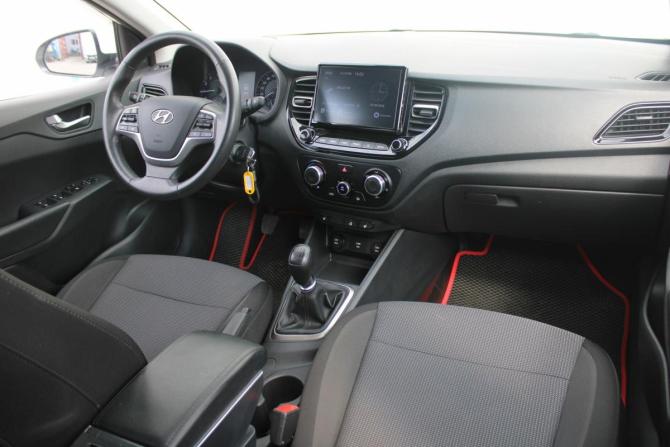Hyundai Solaris II Рестайлинг с пробегом 2020 года, цена 1 300 000 рублей, 124000 км, седан, Автокод Объявления