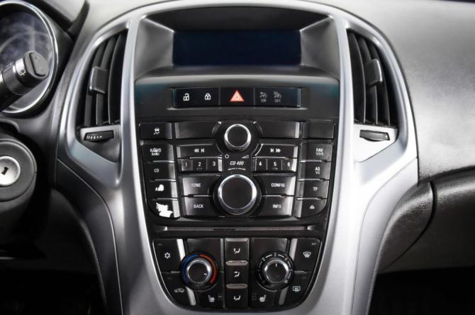 Opel Astra J Рестайлинг с пробегом 2013 года, цена 729 000 рублей, 152000 км, хэтчбек, Автокод Объявления