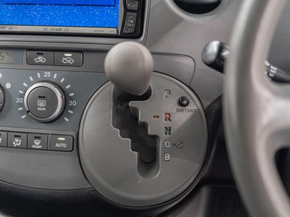 Toyota Sienta I с пробегом 2004 года, цена 600 000 рублей, 183250 км, компактвэн, Автокод Объявления
