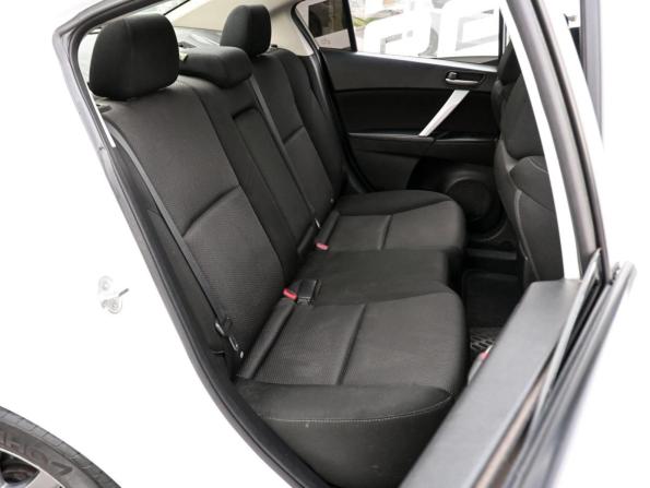 Mazda 3 II (BL) Рестайлинг с пробегом 2012 года, цена 949 000 рублей, 179812 км, седан, Автокод Объявления