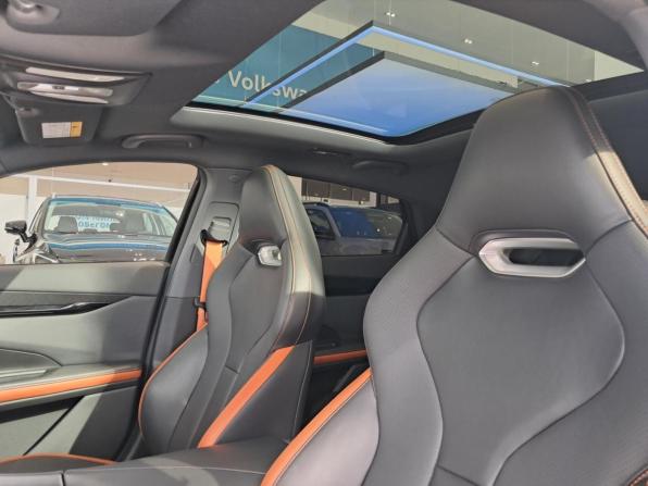 Changan UNI-V I с пробегом 2024 года, цена 2 399 000 рублей, 53215 км, лифтбек, Автокод Объявления